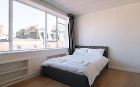 Modern Studio Flat. Central London. Zone 1.